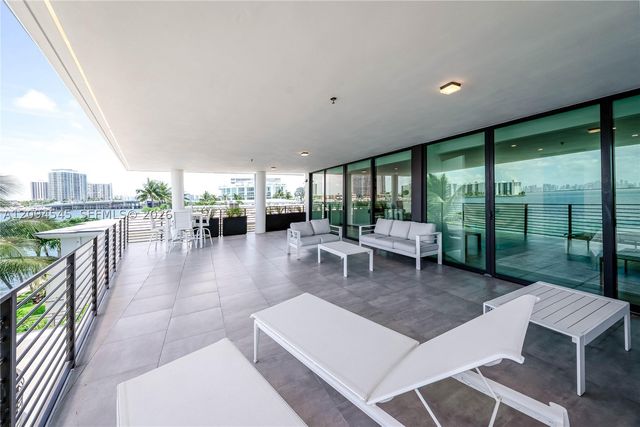 1930 Bay Dr 2, Miami Beach, FL 33141