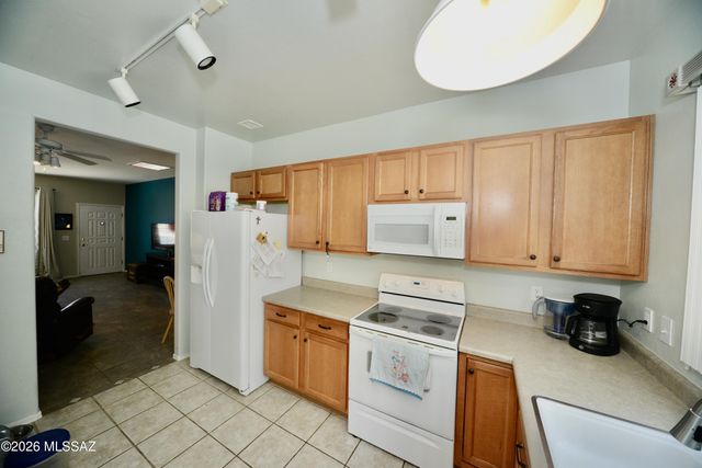 3880 S Calle Viva, Green Valley, AZ 85614