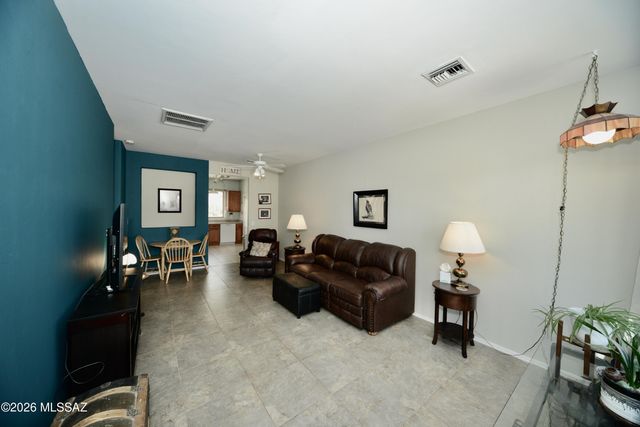 3880 S Calle Viva, Green Valley, AZ 85614