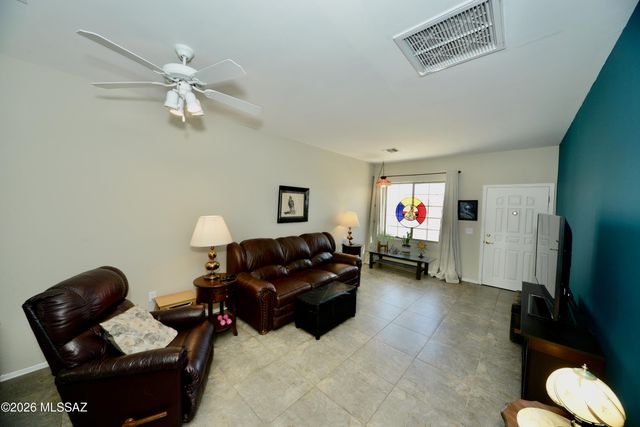 3880 S Calle Viva, Green Valley, AZ 85614