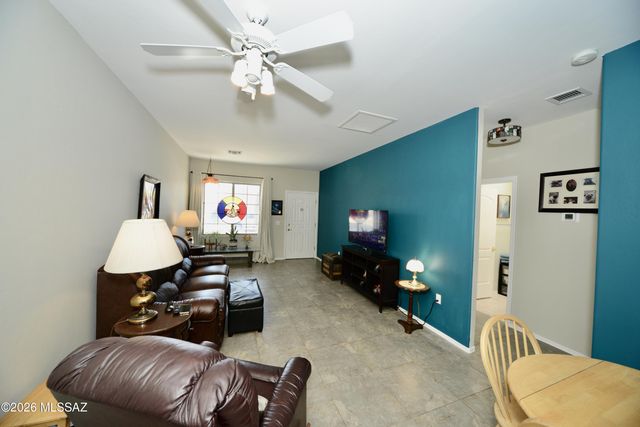 3880 S Calle Viva, Green Valley, AZ 85614