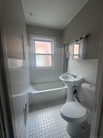 287 Dover Street 2, Bridgeport, CT 06610