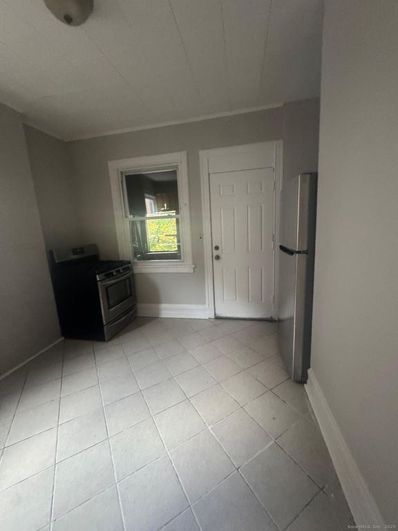 287 Dover Street 2, Bridgeport, CT 06610