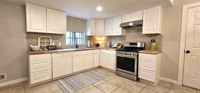 327 E Hull Street, Denison, TX 75021