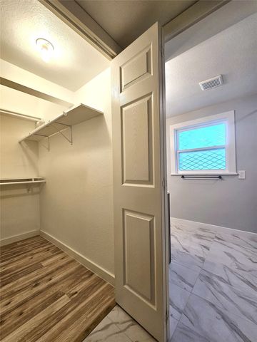 327 E Hull Street, Denison, TX 75021
