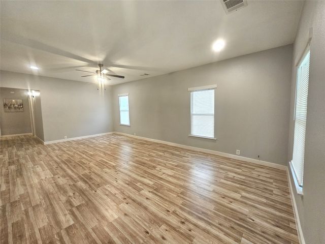 327 E Hull Street, Denison, TX 75021