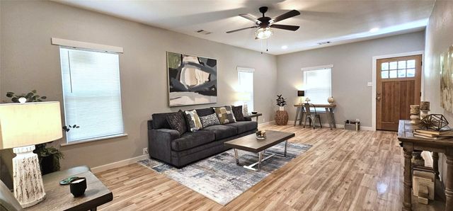 327 E Hull Street, Denison, TX 75021