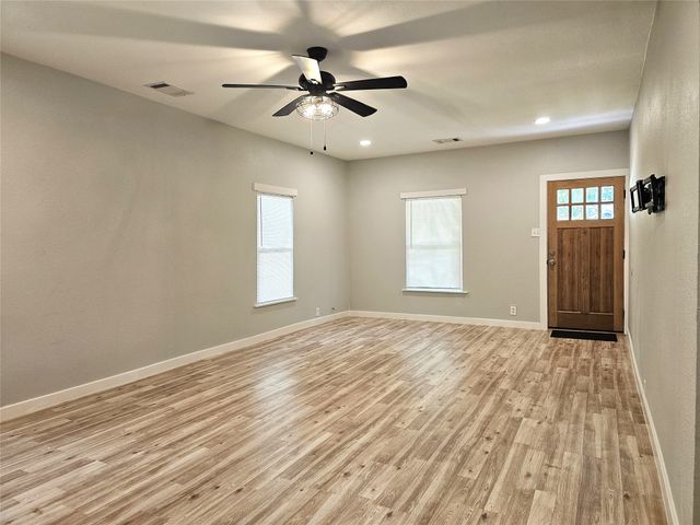 327 E Hull Street, Denison, TX 75021
