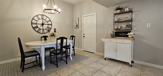 327 E Hull Street, Denison, TX 75021