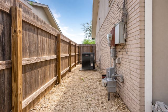 8823 Timber Park, San Antonio, TX 78250