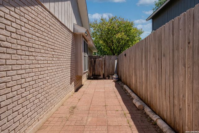 8823 Timber Park, San Antonio, TX 78250