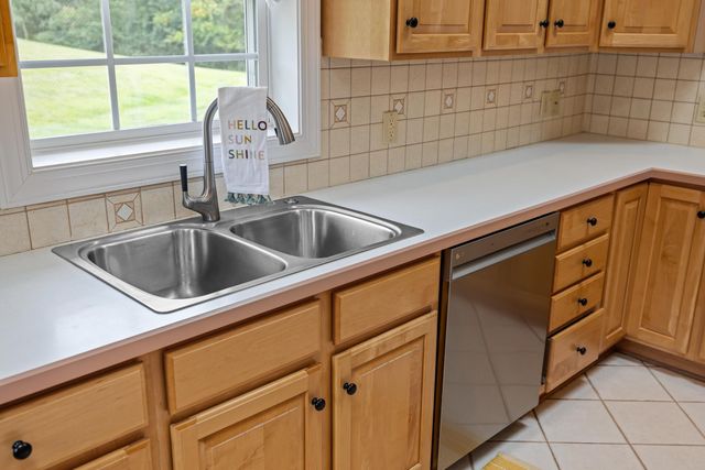1774 BARTERBROOK RD, Staunton, VA 24401