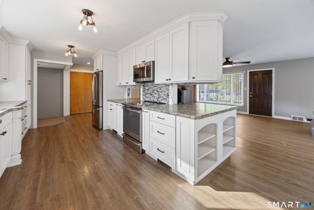 25 Morningside Drive, Ansonia, CT 06401