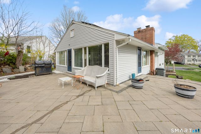 25 Morningside Drive, Ansonia, CT 06401