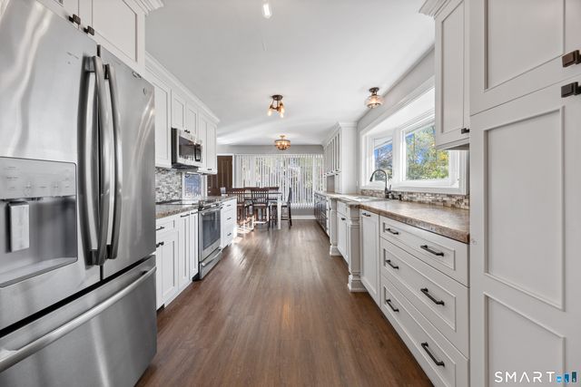 25 Morningside Drive, Ansonia, CT 06401