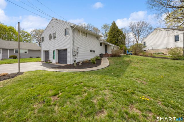 25 Morningside Drive, Ansonia, CT 06401