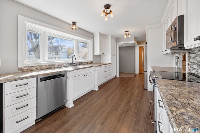 25 Morningside Drive, Ansonia, CT 06401