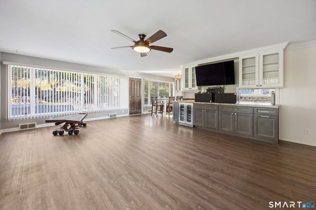 25 Morningside Drive, Ansonia, CT 06401
