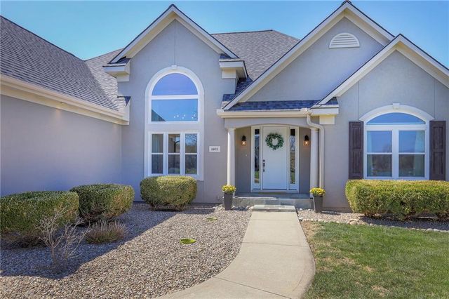 1602 SW TIMBERLINE Road, Oak Grove, MO 64075