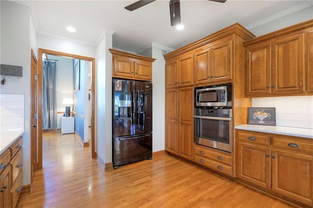 1602 SW TIMBERLINE Road, Oak Grove, MO 64075