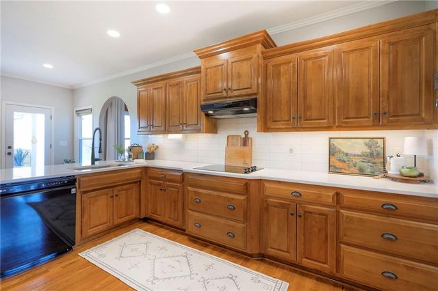 1602 SW TIMBERLINE Road, Oak Grove, MO 64075