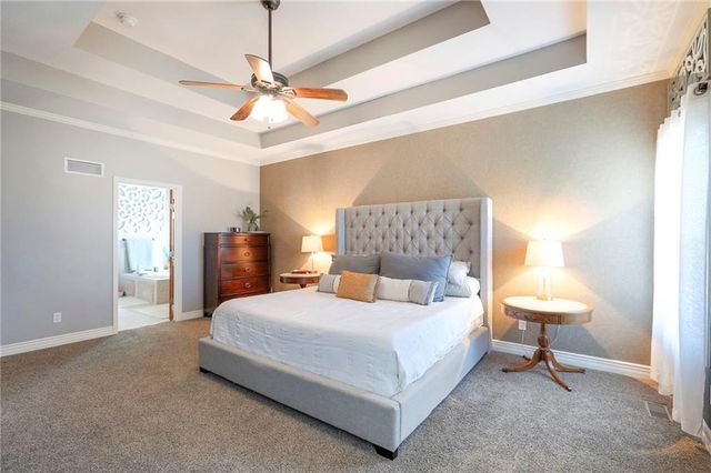 1602 SW TIMBERLINE Road, Oak Grove, MO 64075