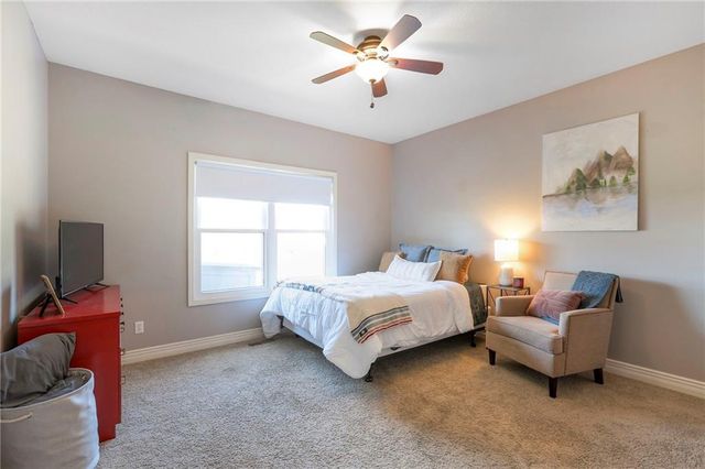 1602 SW TIMBERLINE Road, Oak Grove, MO 64075