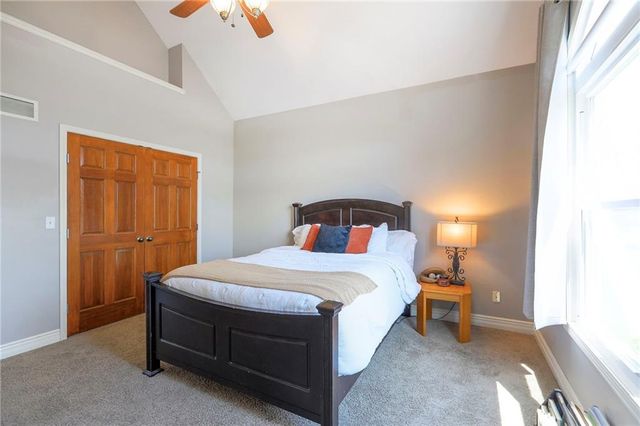 1602 SW TIMBERLINE Road, Oak Grove, MO 64075