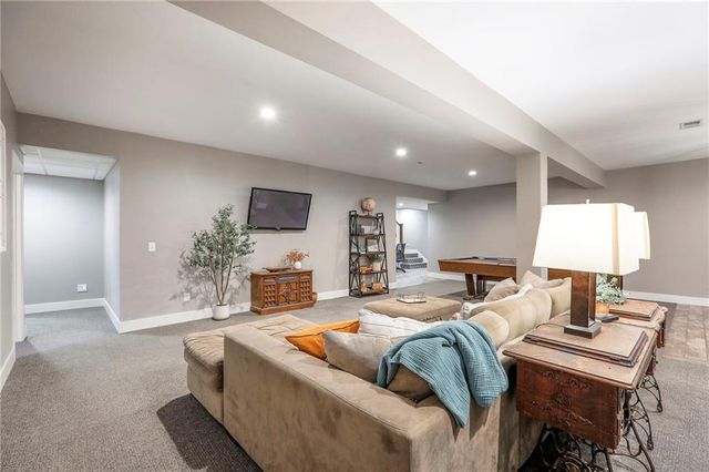 1602 SW TIMBERLINE Road, Oak Grove, MO 64075