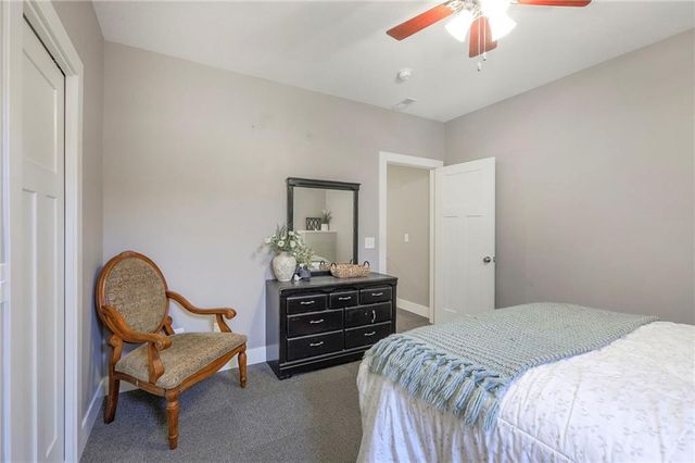 1602 SW TIMBERLINE Road, Oak Grove, MO 64075