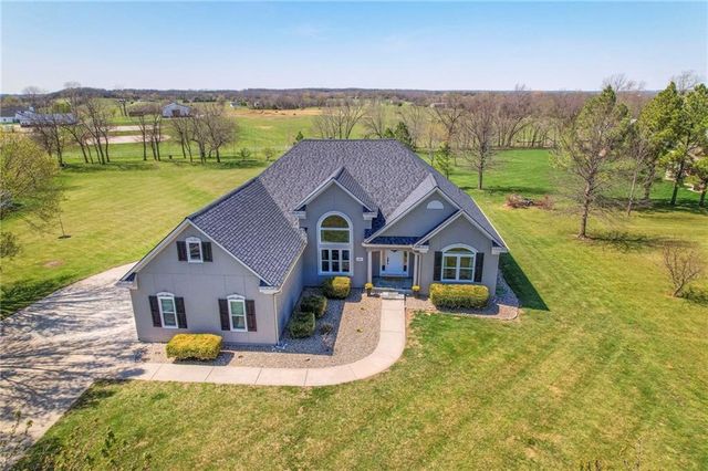 1602 SW TIMBERLINE Road, Oak Grove, MO 64075