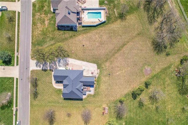 1602 SW TIMBERLINE Road, Oak Grove, MO 64075