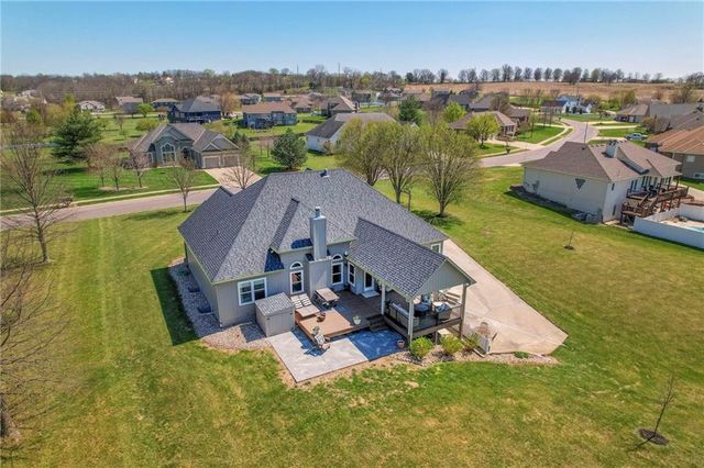 1602 SW TIMBERLINE Road, Oak Grove, MO 64075