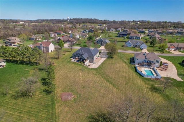 1602 SW TIMBERLINE Road, Oak Grove, MO 64075