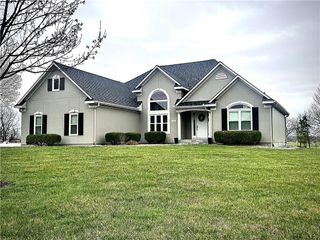 1602 SW TIMBERLINE Road, Oak Grove, MO 64075