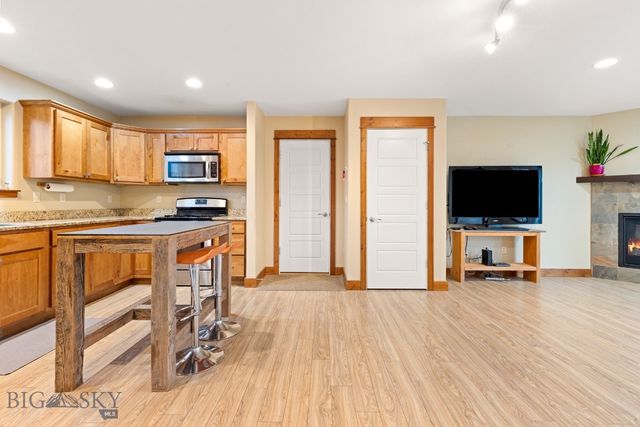 887 Hanson Street, Bozeman, MT 59718