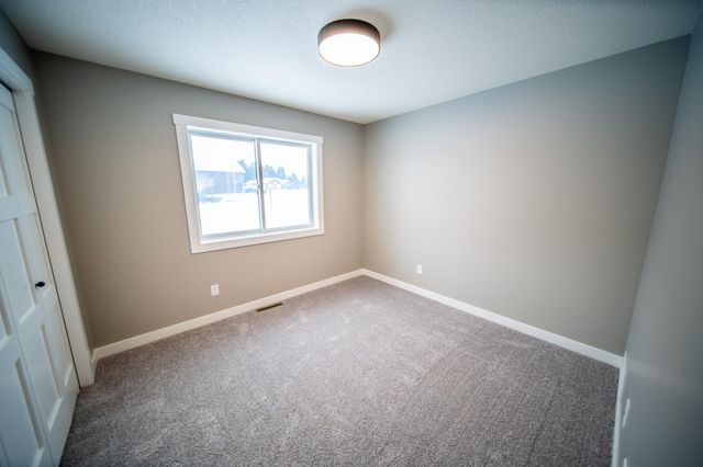 809 5th Avenue NW, Dodge Center, MN 55927