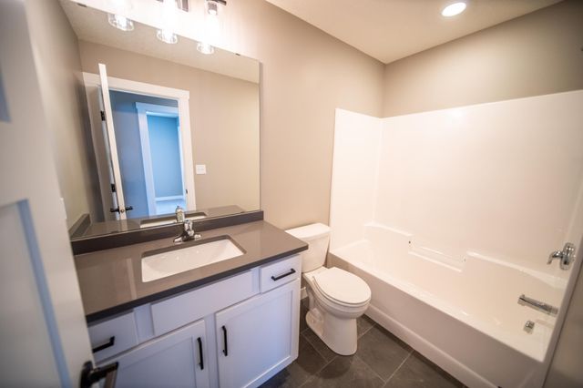 809 5th Avenue NW, Dodge Center, MN 55927