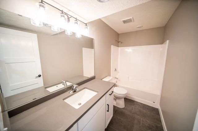 809 5th Avenue NW, Dodge Center, MN 55927