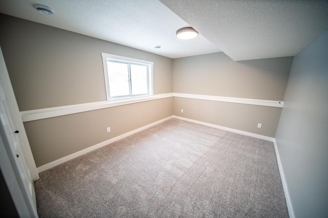 809 5th Avenue NW, Dodge Center, MN 55927