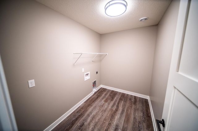 809 5th Avenue NW, Dodge Center, MN 55927