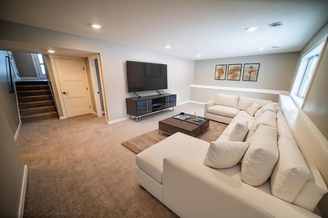 809 5th Avenue NW, Dodge Center, MN 55927