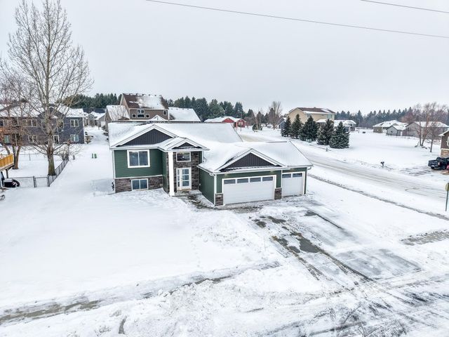 809 5th Avenue NW, Dodge Center, MN 55927