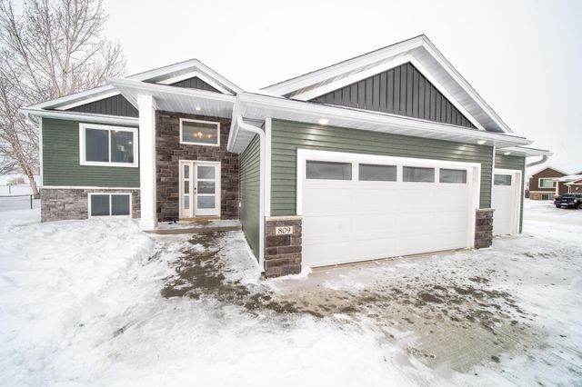 809 5th Avenue NW, Dodge Center, MN 55927