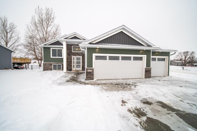 809 5th Avenue NW, Dodge Center, MN 55927