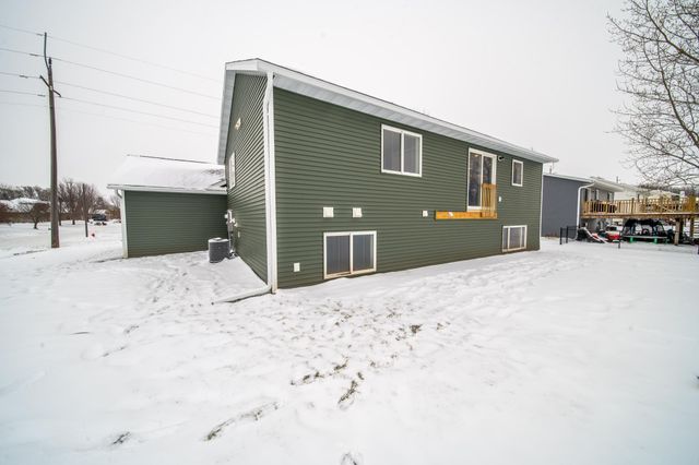 809 5th Avenue NW, Dodge Center, MN 55927