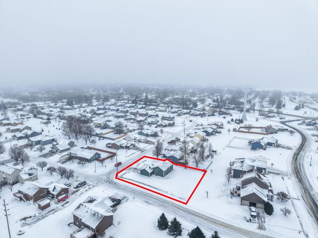 809 5th Avenue NW, Dodge Center, MN 55927