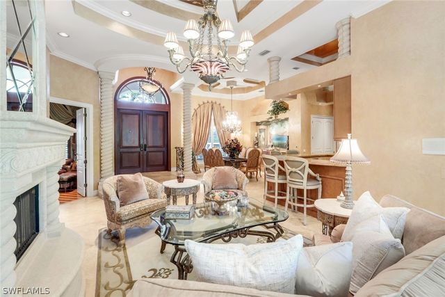 2350 Cheshire LN, Naples, FL 34109