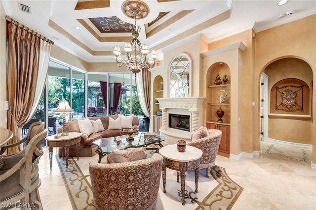 2350 Cheshire LN, Naples, FL 34109
