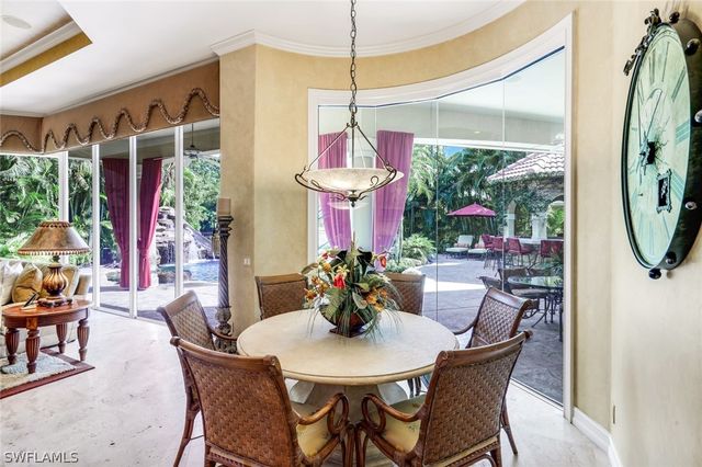 2350 Cheshire LN, Naples, FL 34109